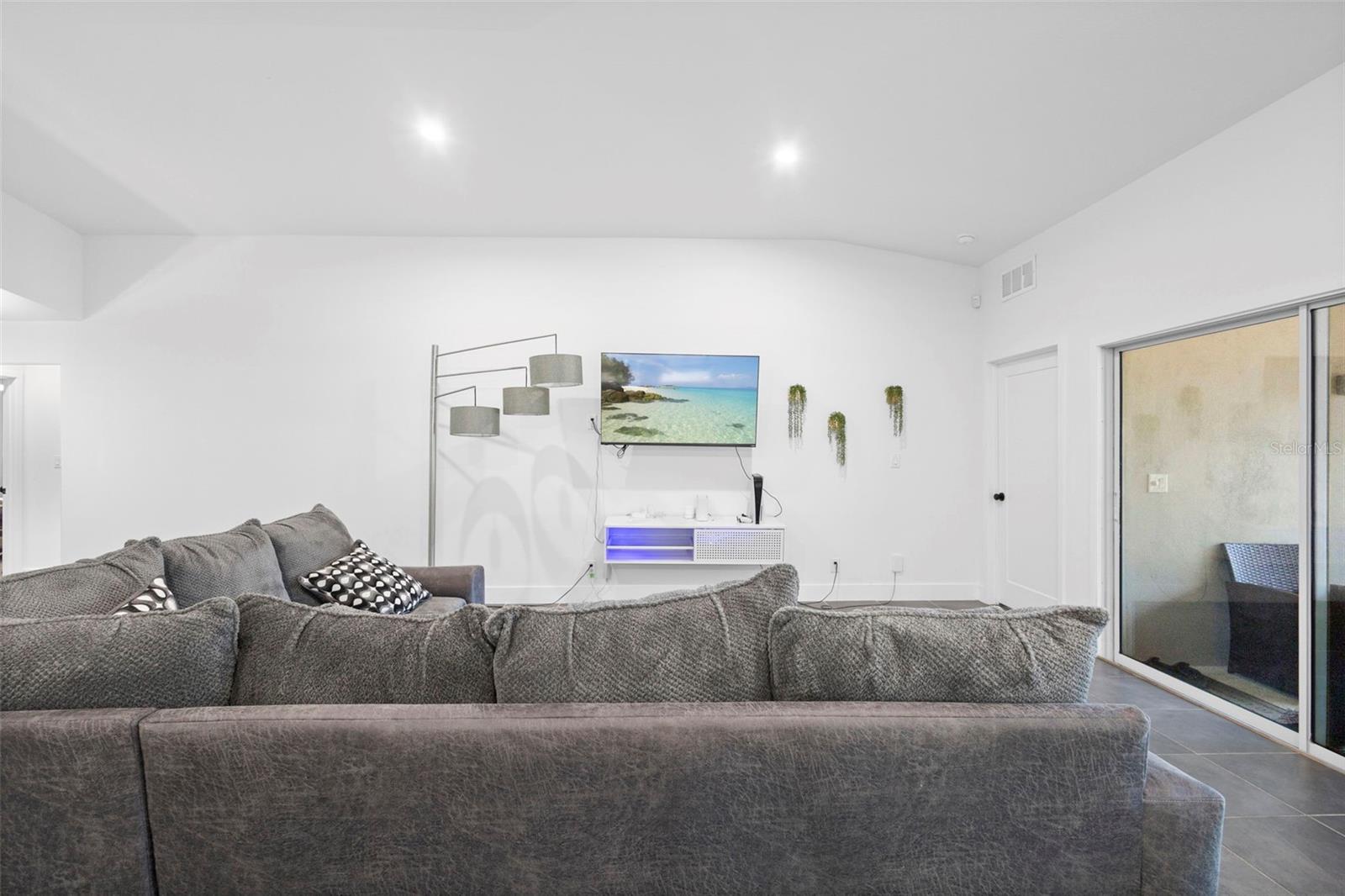 Image 8 of 35 For 1465 20th Street