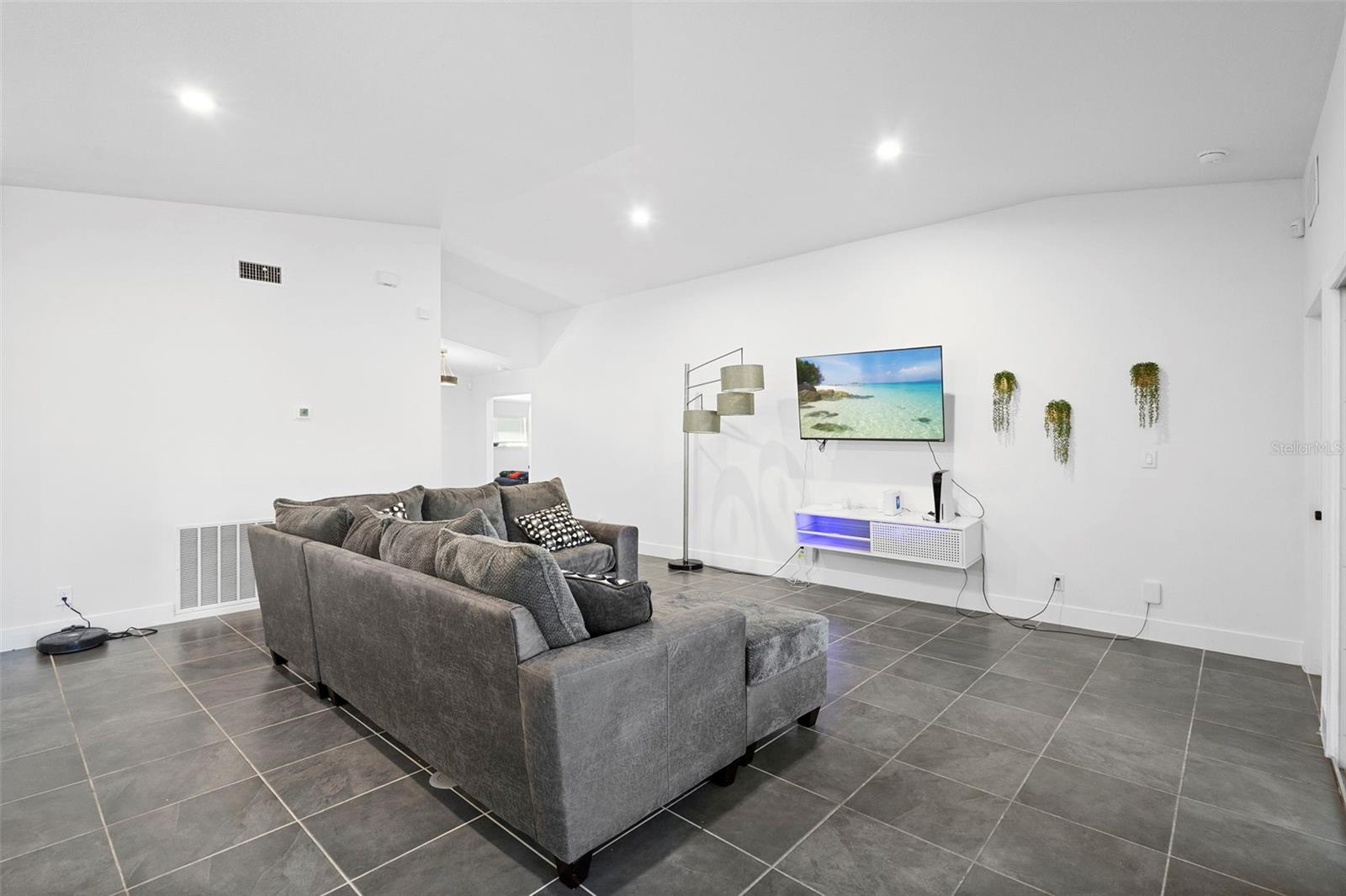 Image 9 of 35 For 1465 20th Street