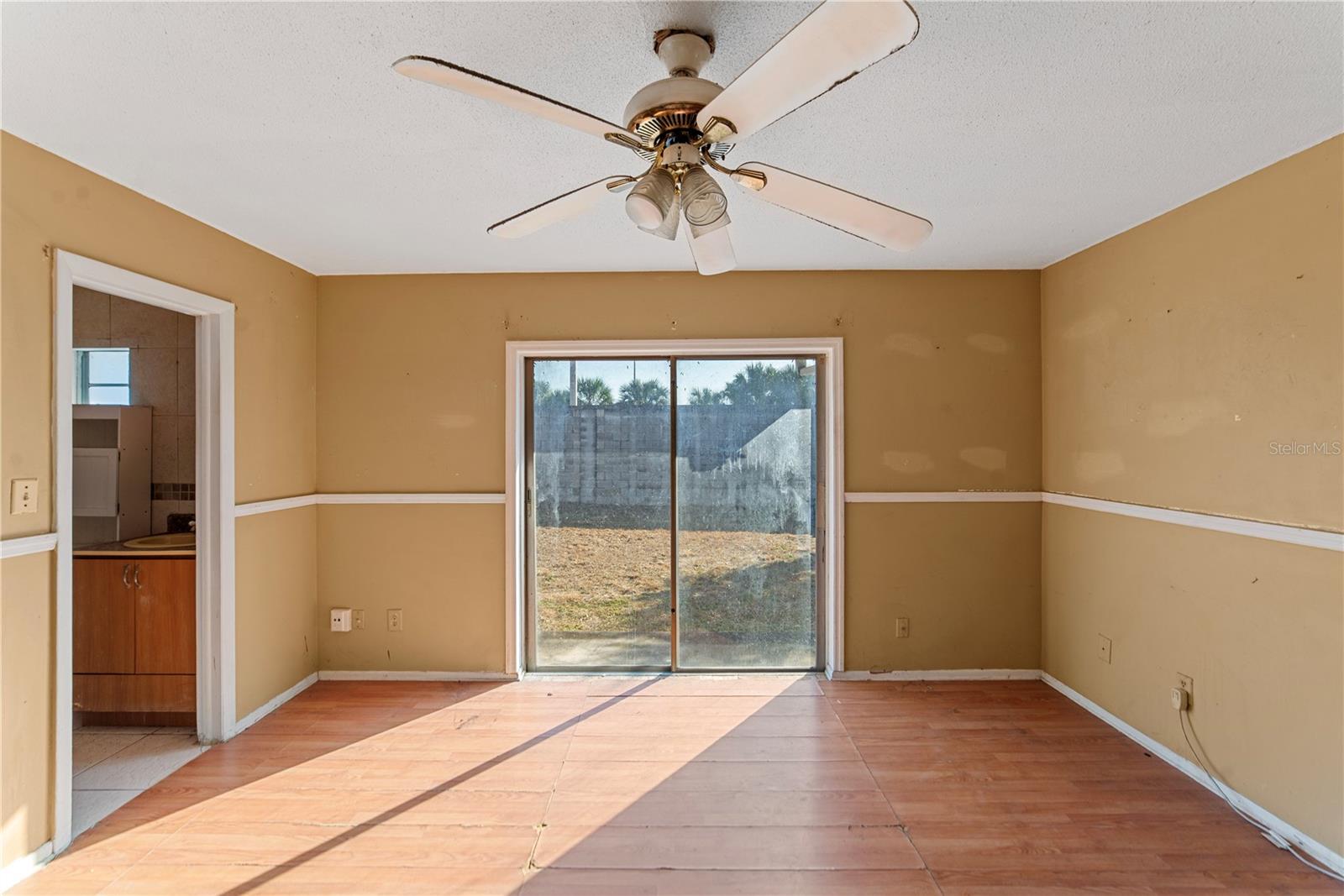 Image 17 of 37 For 937 Barbados Avenue