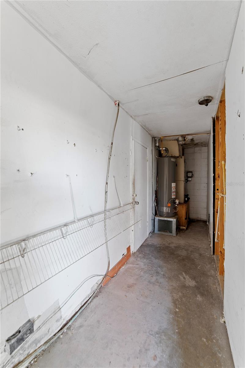 Image 24 of 37 For 937 Barbados Avenue