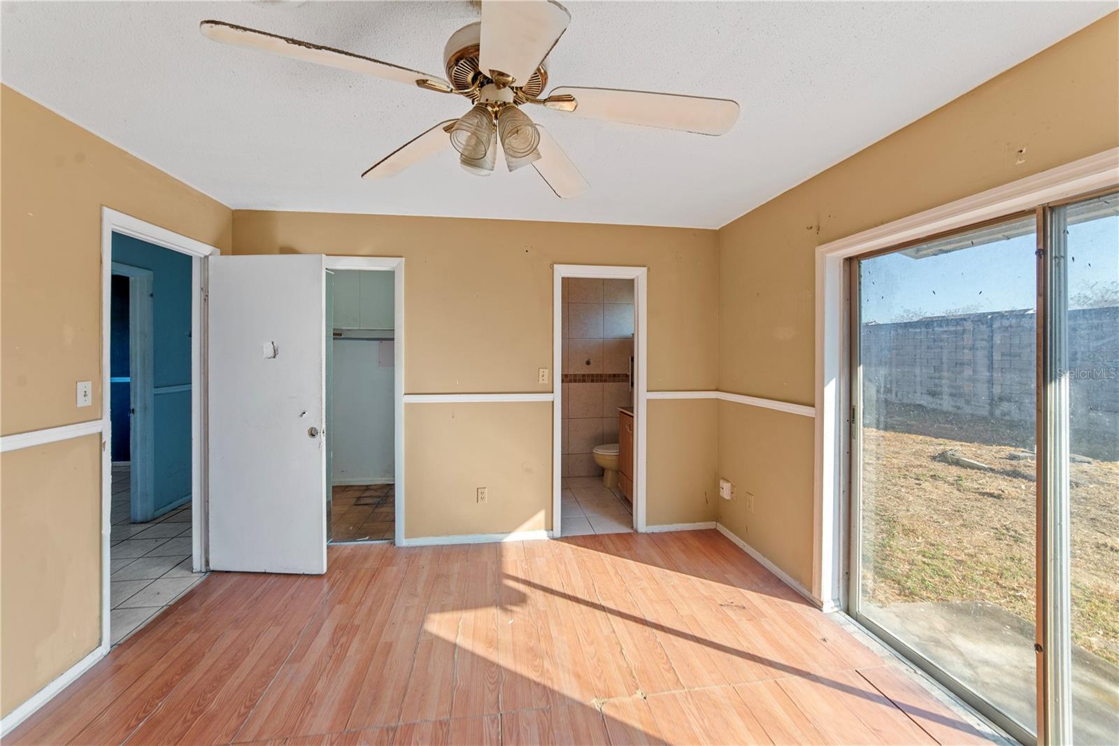 Image 27 of 37 For 937 Barbados Avenue