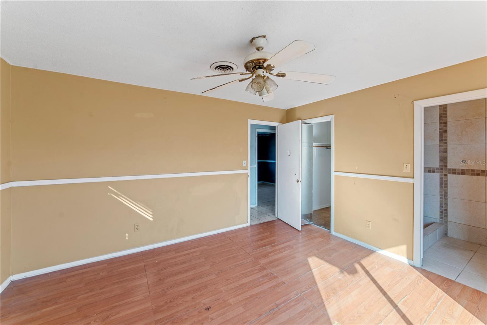 Image 28 of 37 For 937 Barbados Avenue