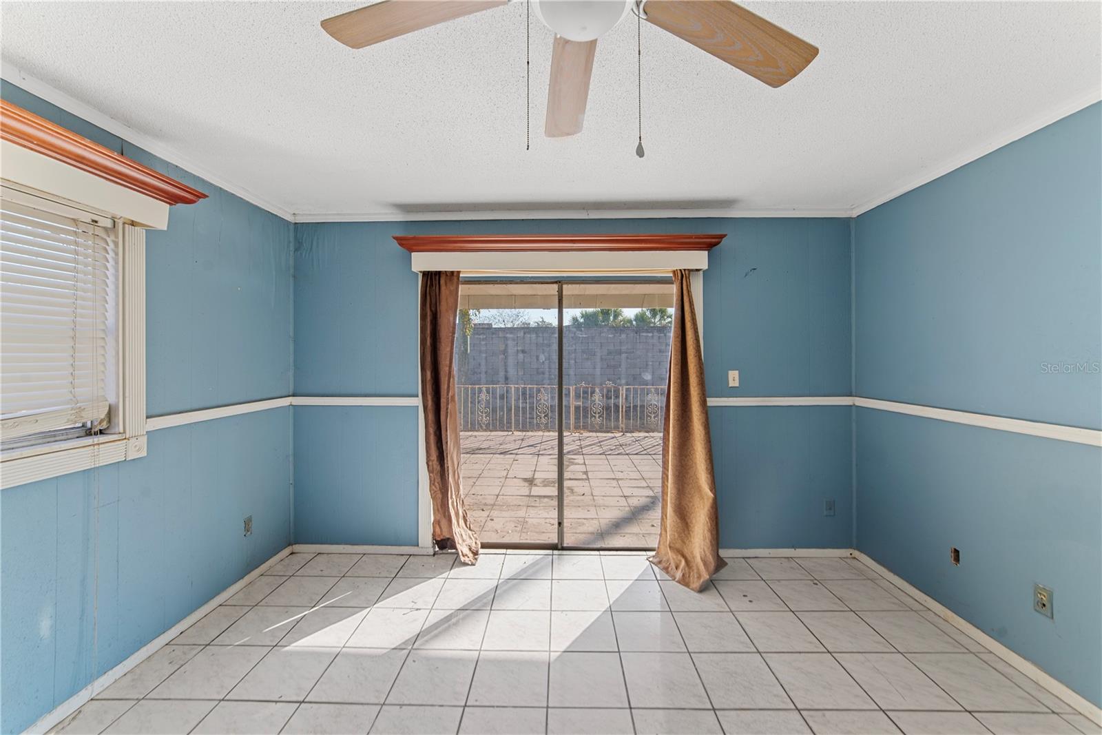 Image 33 of 37 For 937 Barbados Avenue