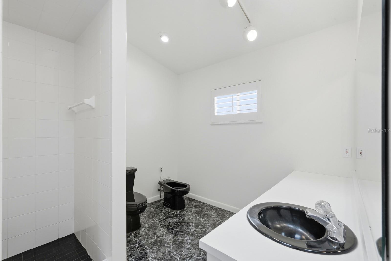 Image 12 of 50 For 4607 Saxon Drive