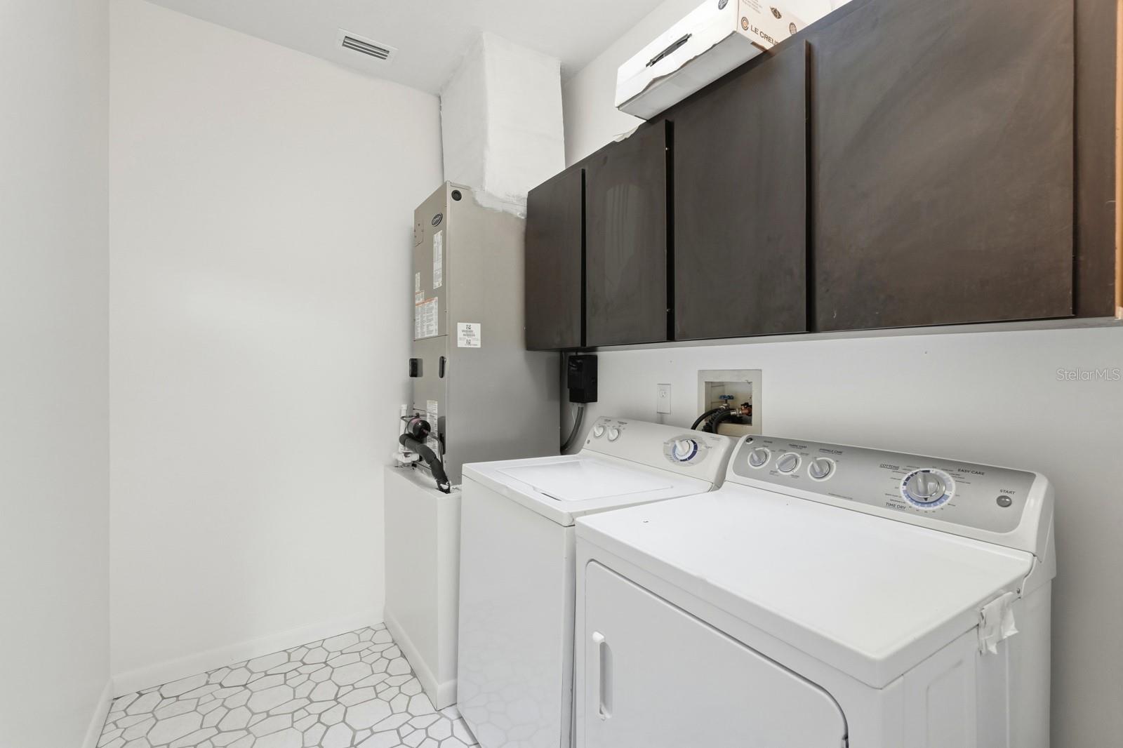 Image 13 of 50 For 4607 Saxon Drive