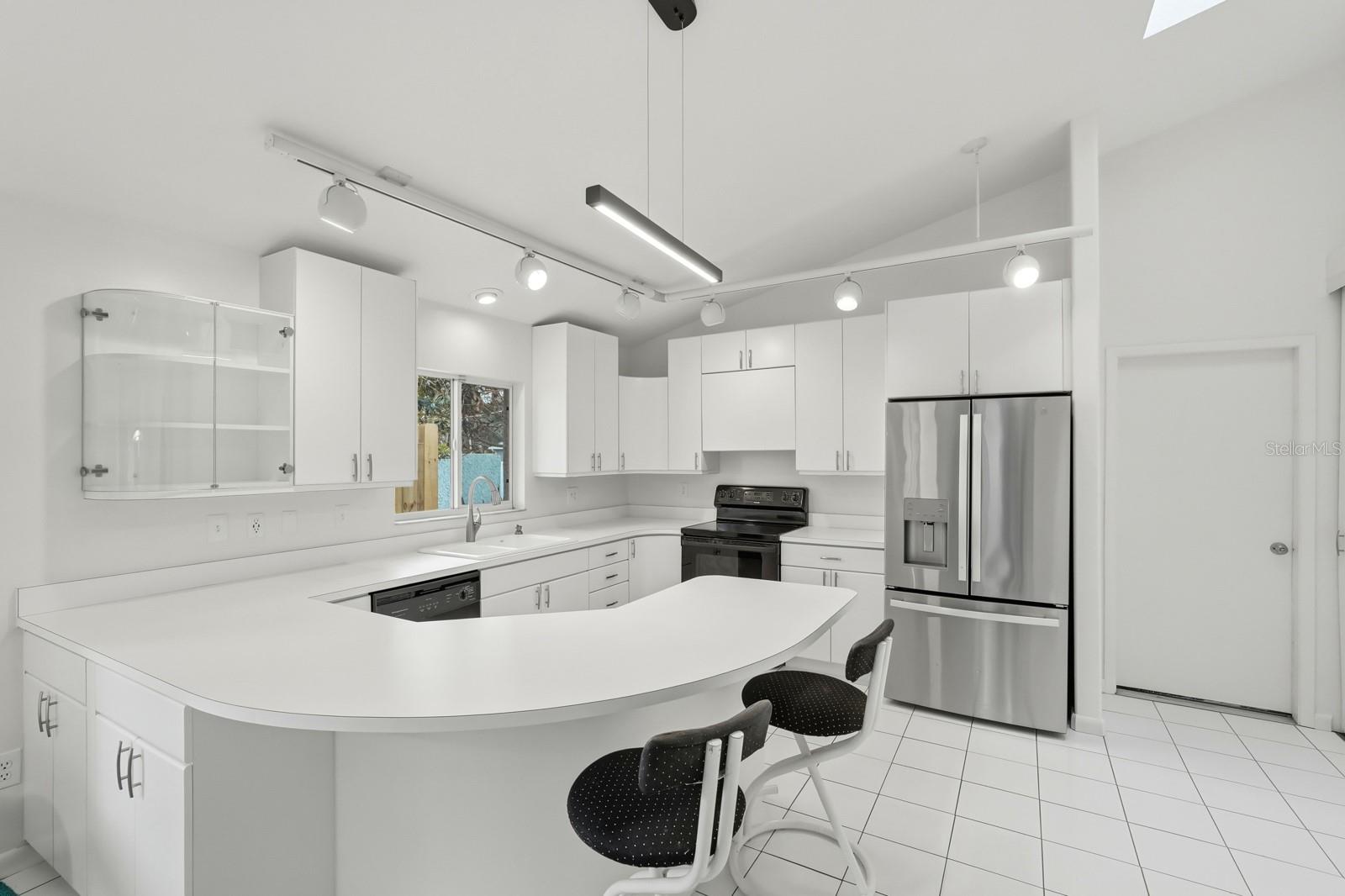 Image 2 of 50 For 4607 Saxon Drive