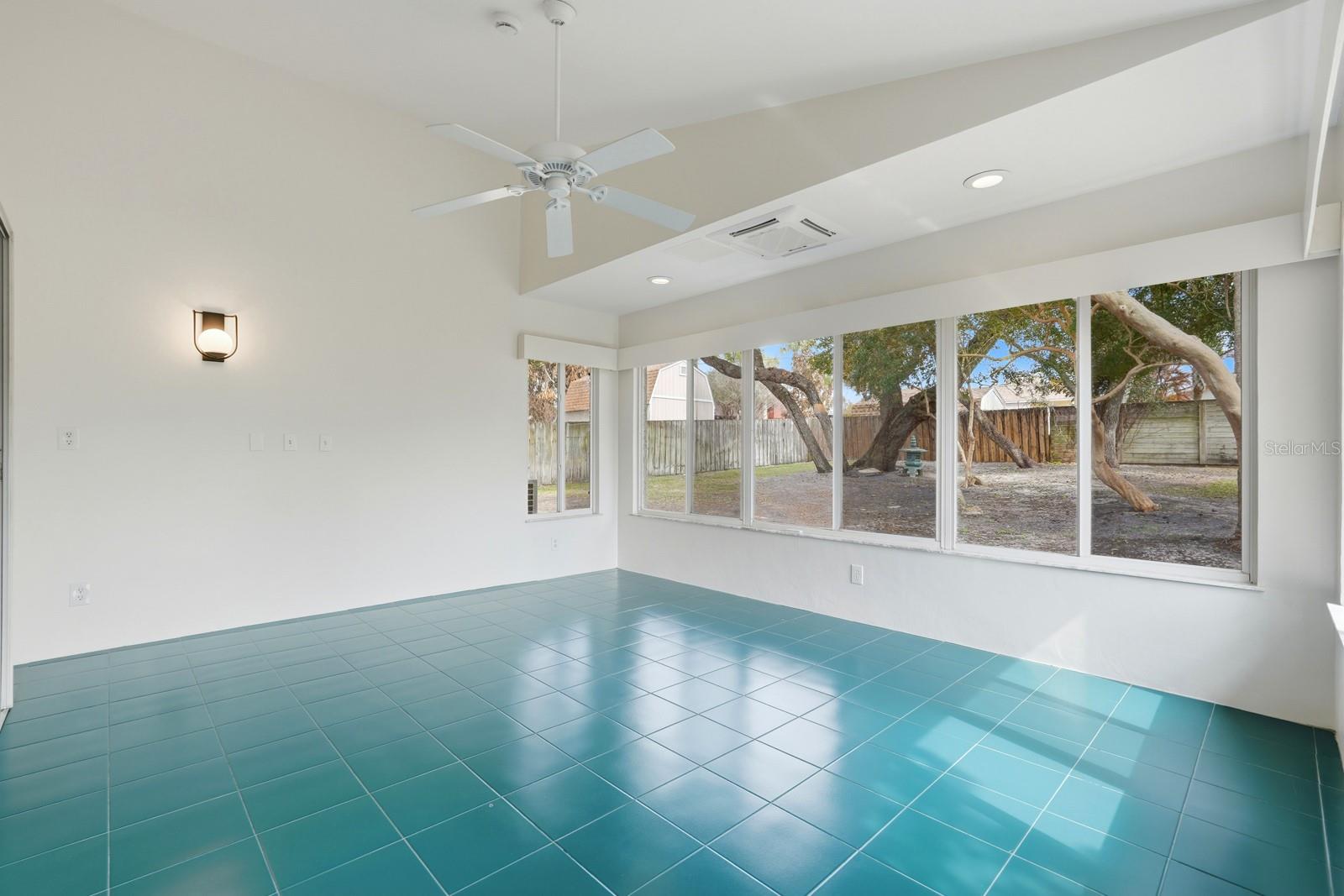 Image 24 of 50 For 4607 Saxon Drive