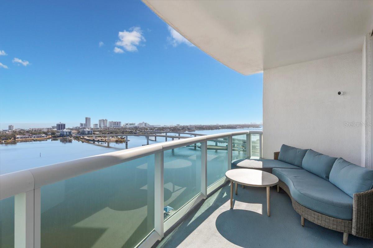 Image 11 of 73 For 231 Riverside Drive 2002