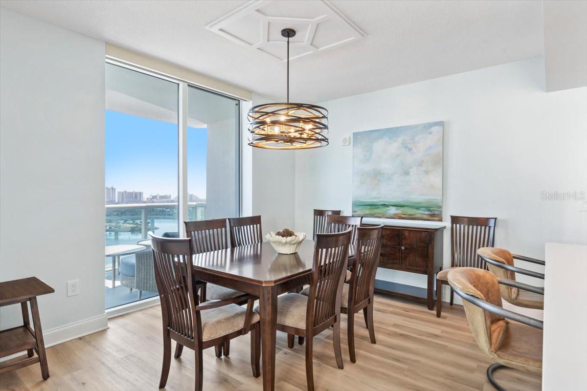 Image 14 of 73 For 231 Riverside Drive 2002