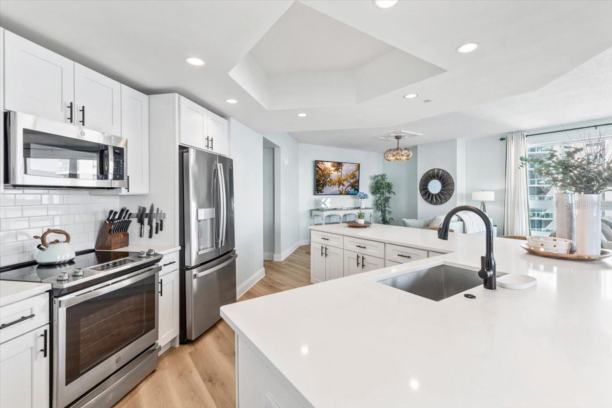 Image 16 of 73 For 231 Riverside Drive 2002