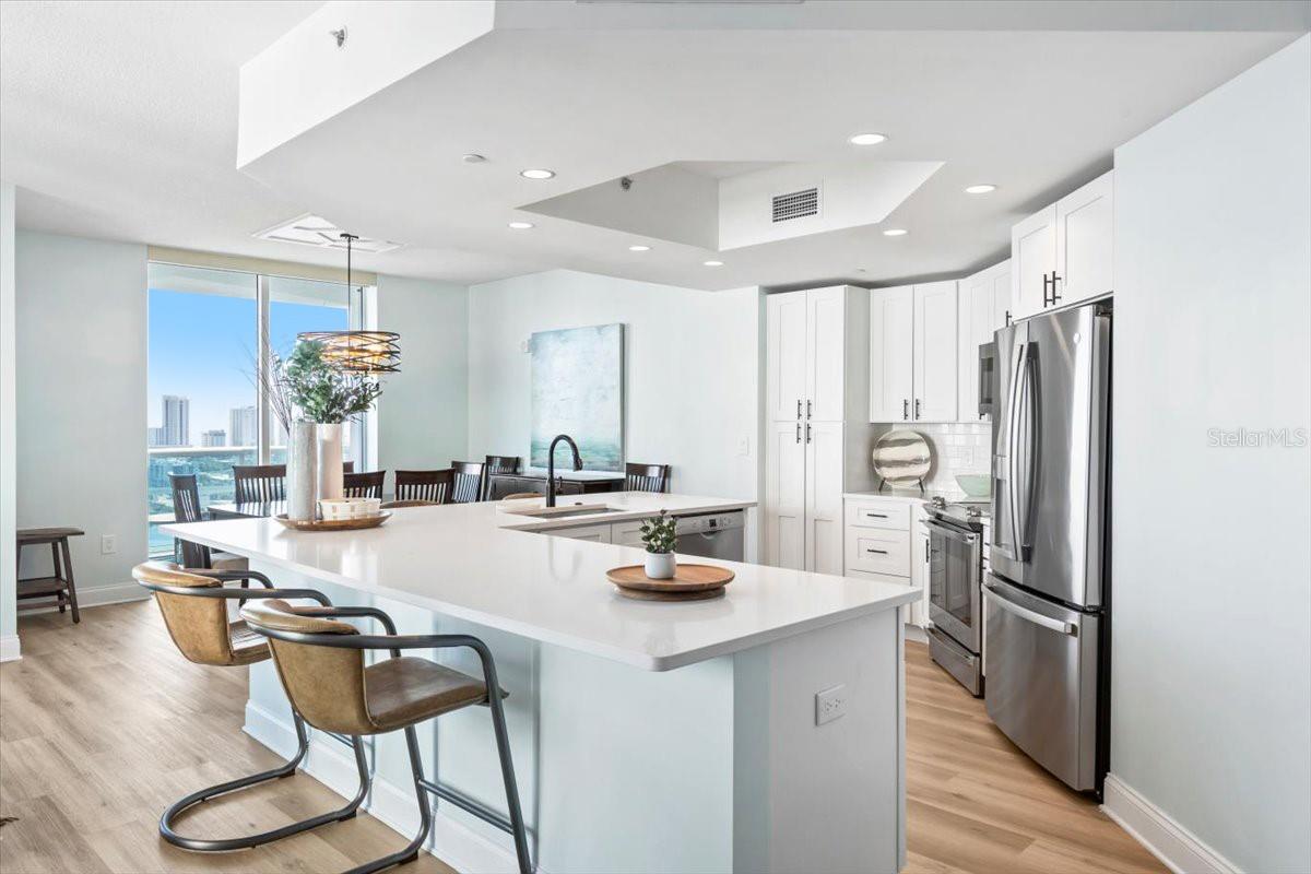 Image 18 of 73 For 231 Riverside Drive 2002