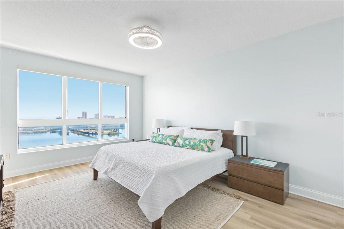 Image 20 of 73 For 231 Riverside Drive 2002