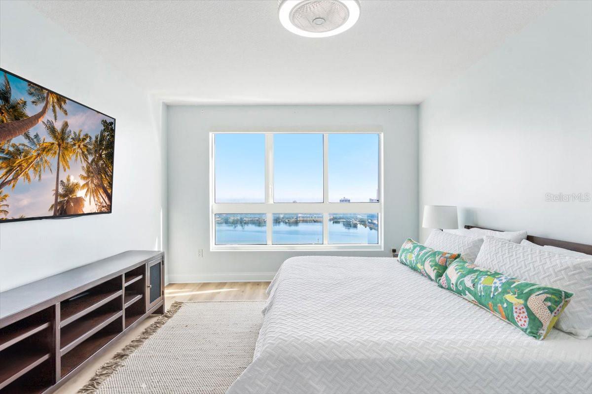 Image 21 of 73 For 231 Riverside Drive 2002