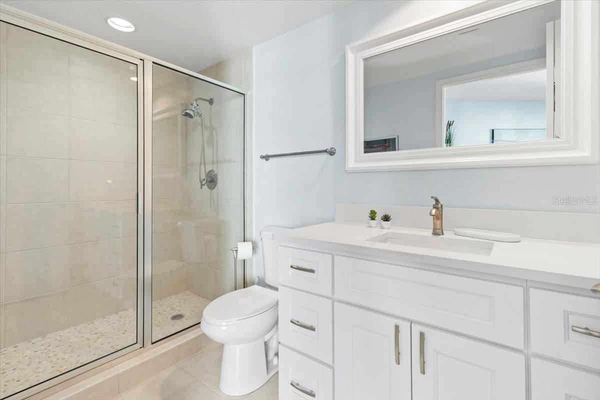 Image 30 of 73 For 231 Riverside Drive 2002