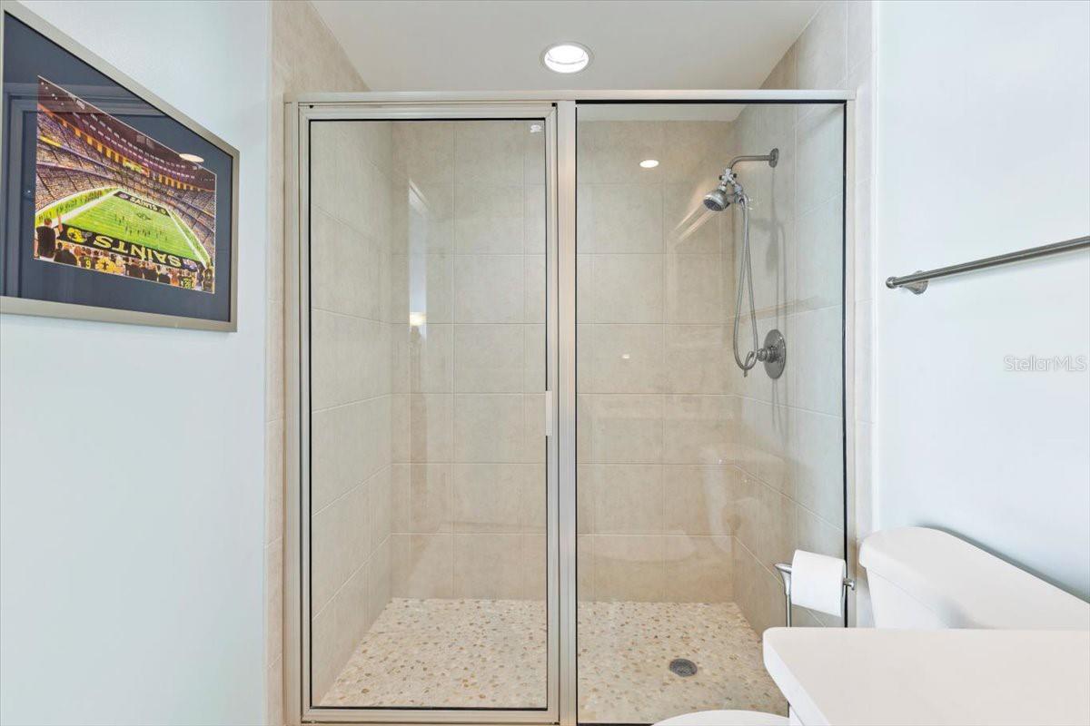 Image 31 of 73 For 231 Riverside Drive 2002