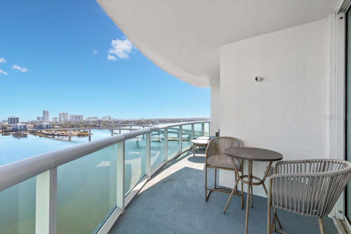 Image 9 of 73 For 231 Riverside Drive 2002