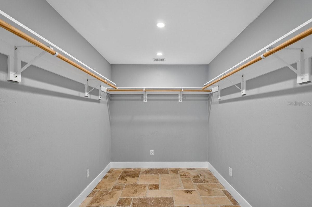 Image 12 of 68 For 720 Pringle Road