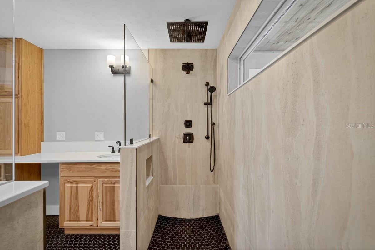 Image 13 of 68 For 720 Pringle Road