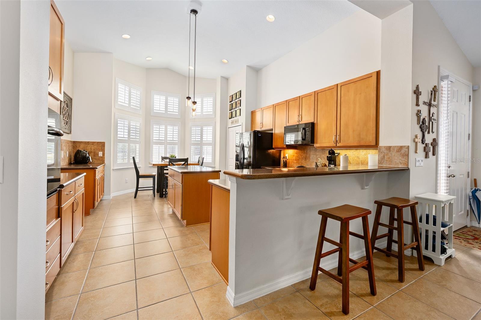 Image 11 of 63 For 372 Chelsea Place Avenue