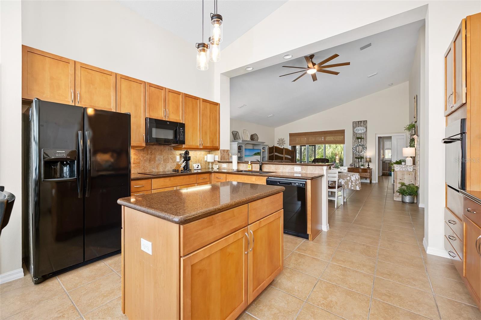 Image 15 of 63 For 372 Chelsea Place Avenue