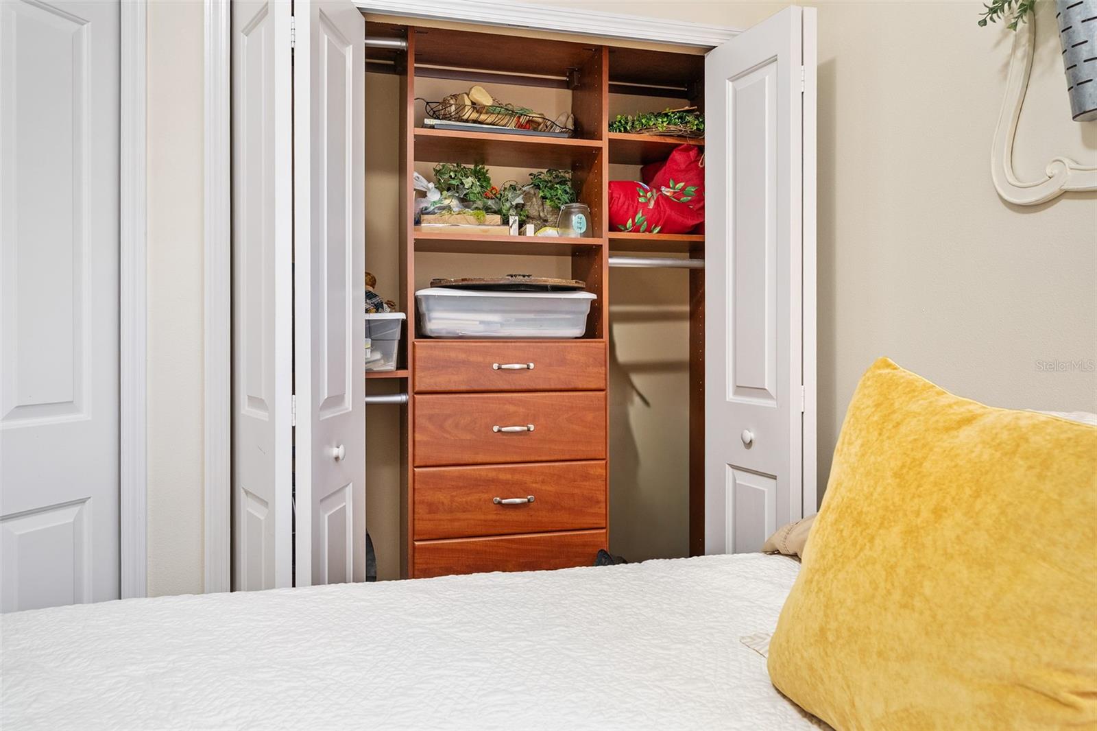 Image 29 of 63 For 372 Chelsea Place Avenue