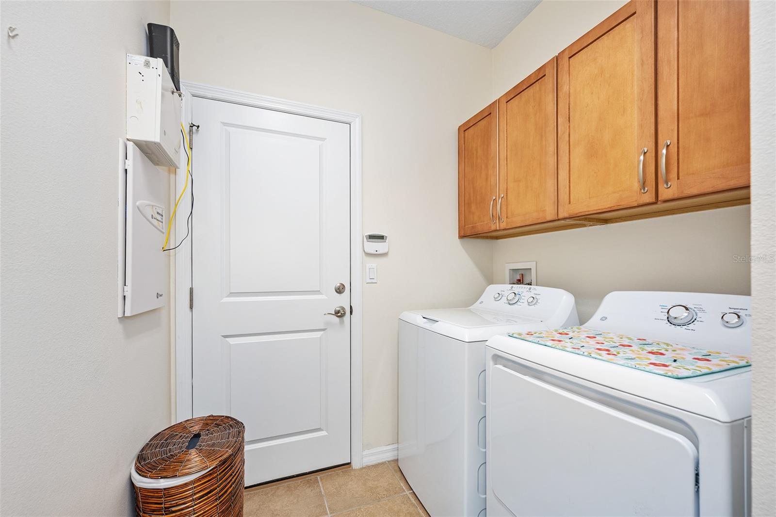 Image 32 of 63 For 372 Chelsea Place Avenue