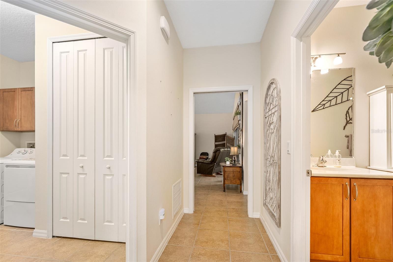 Image 33 of 63 For 372 Chelsea Place Avenue