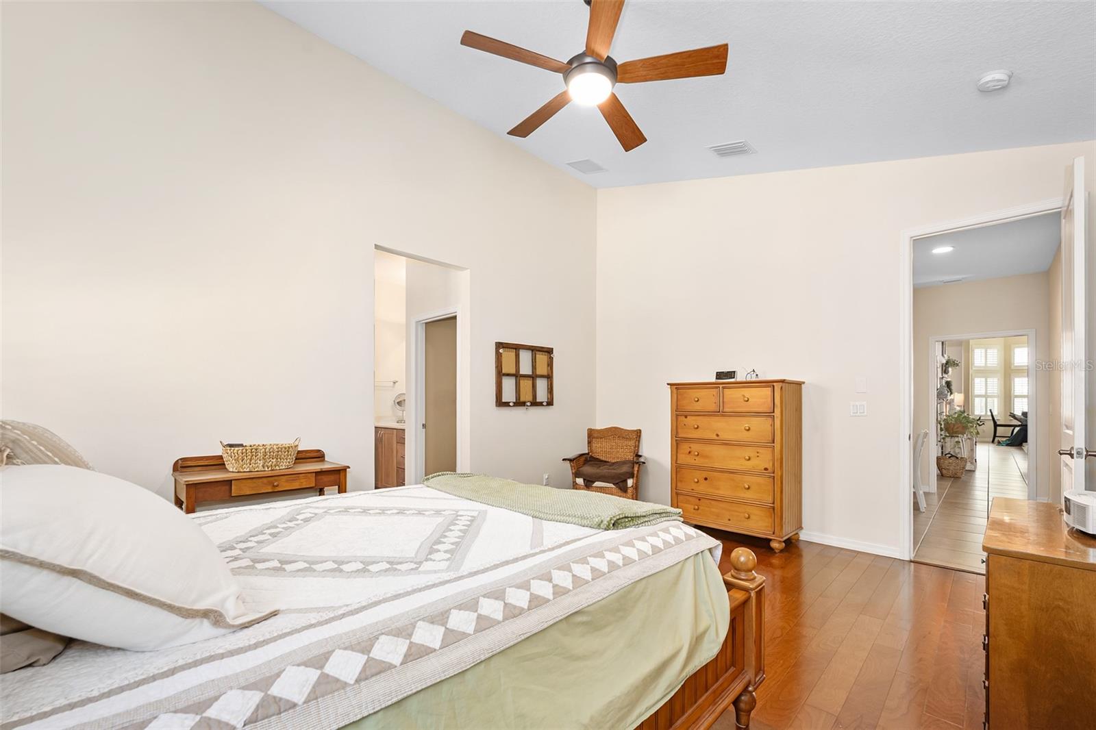 Image 38 of 63 For 372 Chelsea Place Avenue