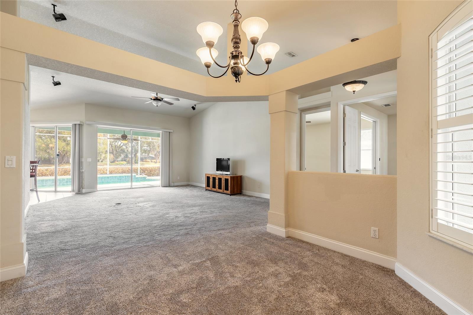 Image 12 of 59 For 516 Nature Creek Lane