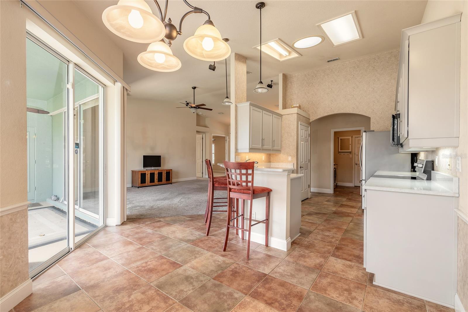 Image 17 of 59 For 516 Nature Creek Lane