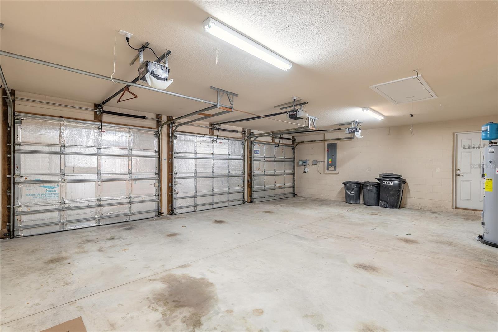 Image 35 of 59 For 516 Nature Creek Lane