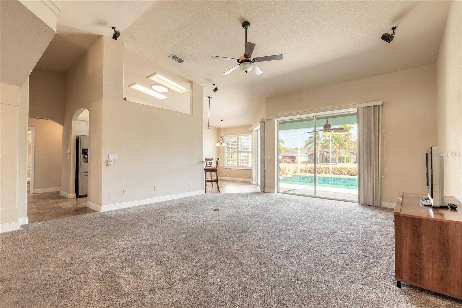 Image 7 of 59 For 516 Nature Creek Lane