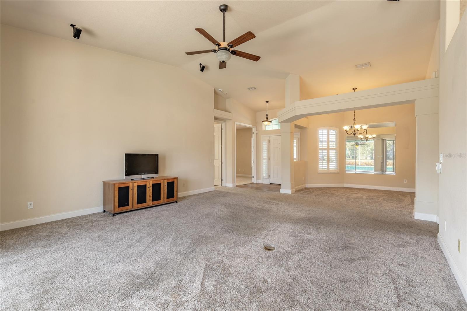 Image 9 of 59 For 516 Nature Creek Lane