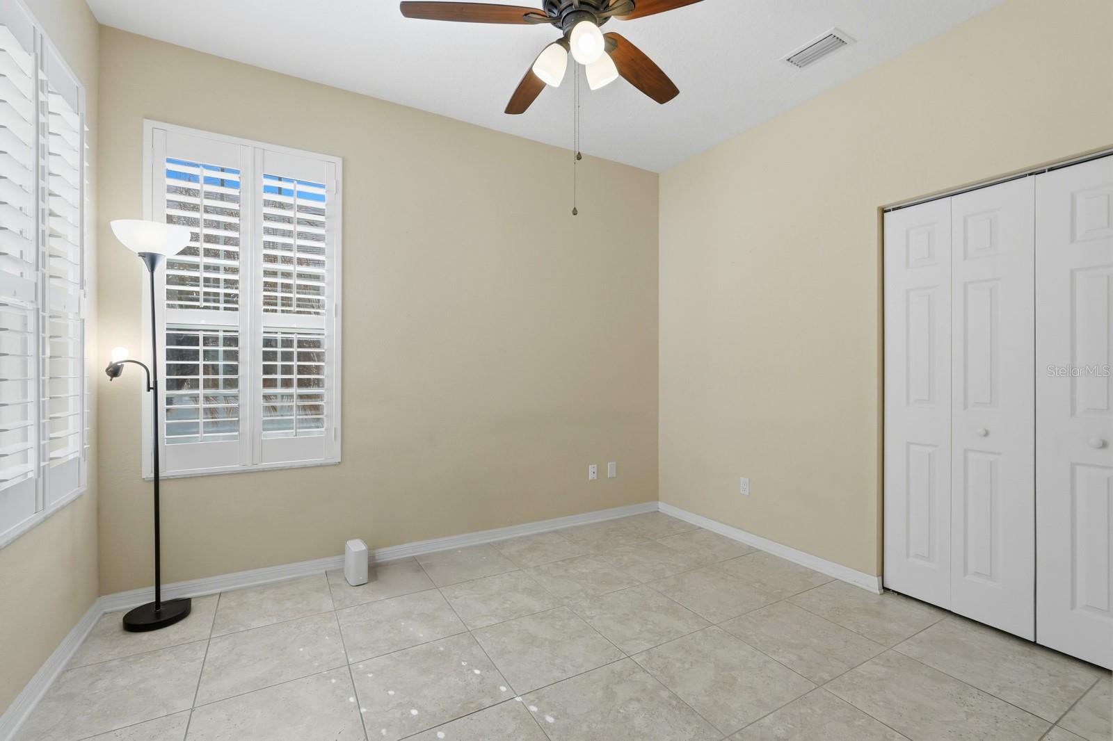 Image 22 of 49 For 5 Royale Lane