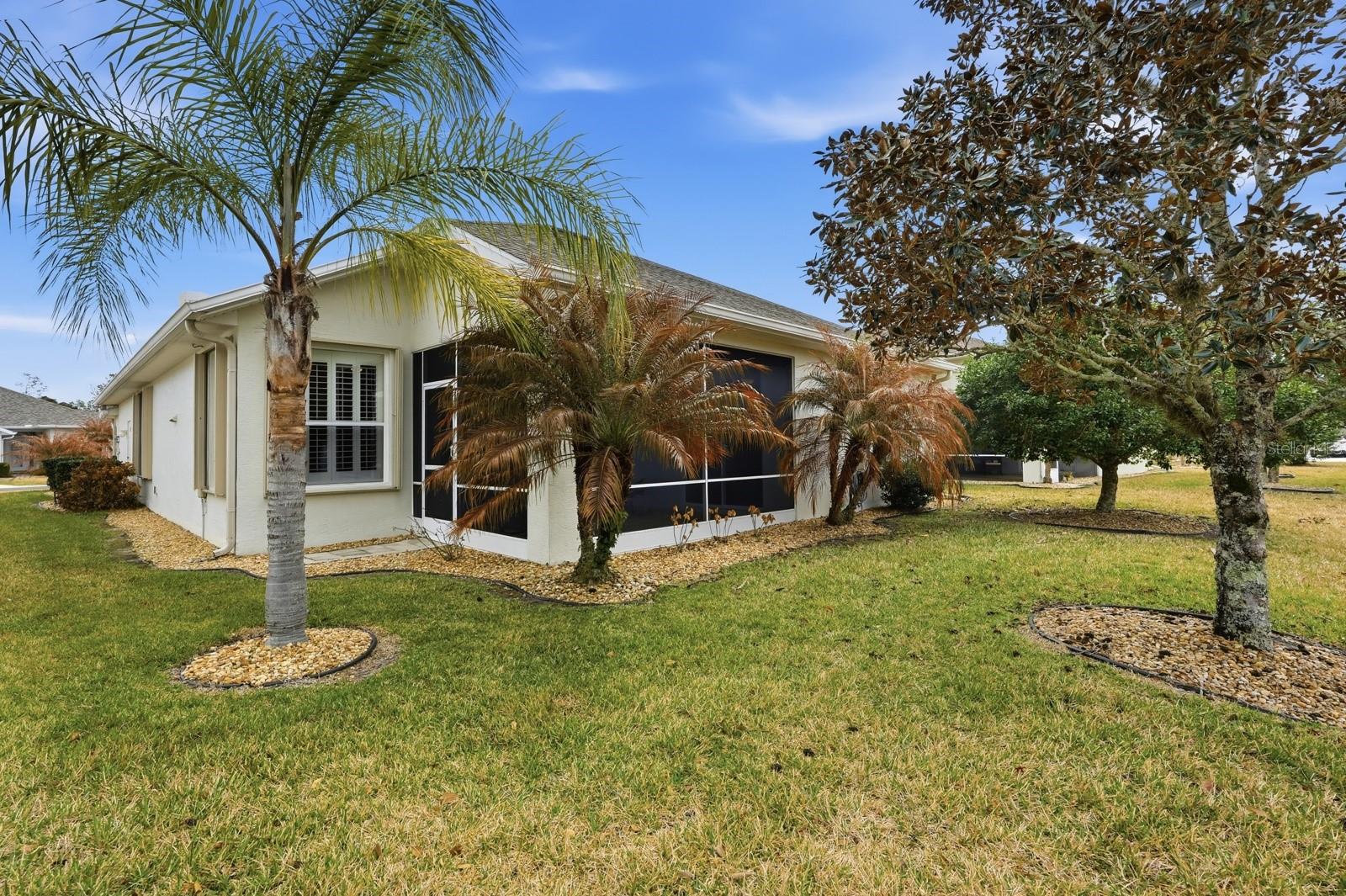 Image 28 of 49 For 5 Royale Lane