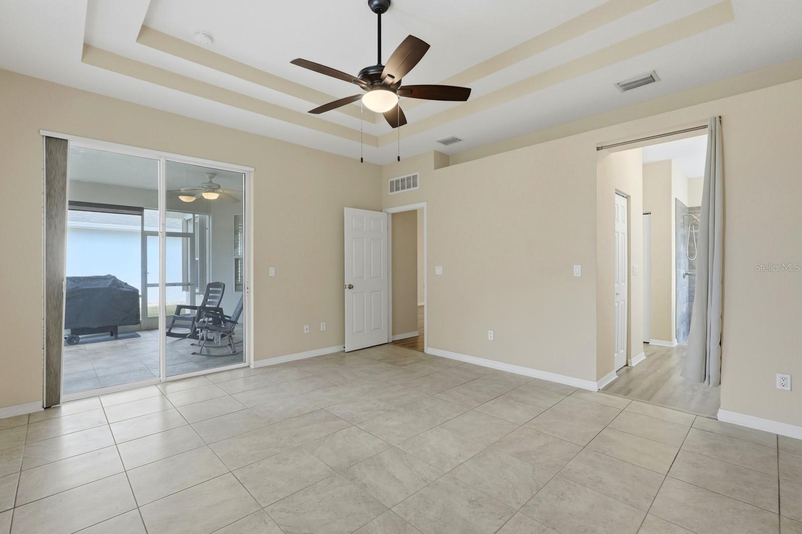 Image 4 of 49 For 5 Royale Lane