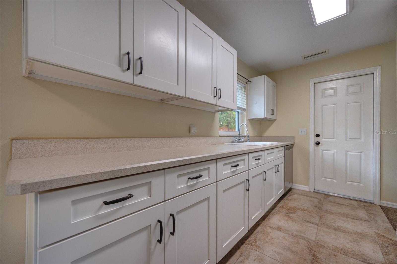 Image 15 of 33 For 846 Tangelo Avenue