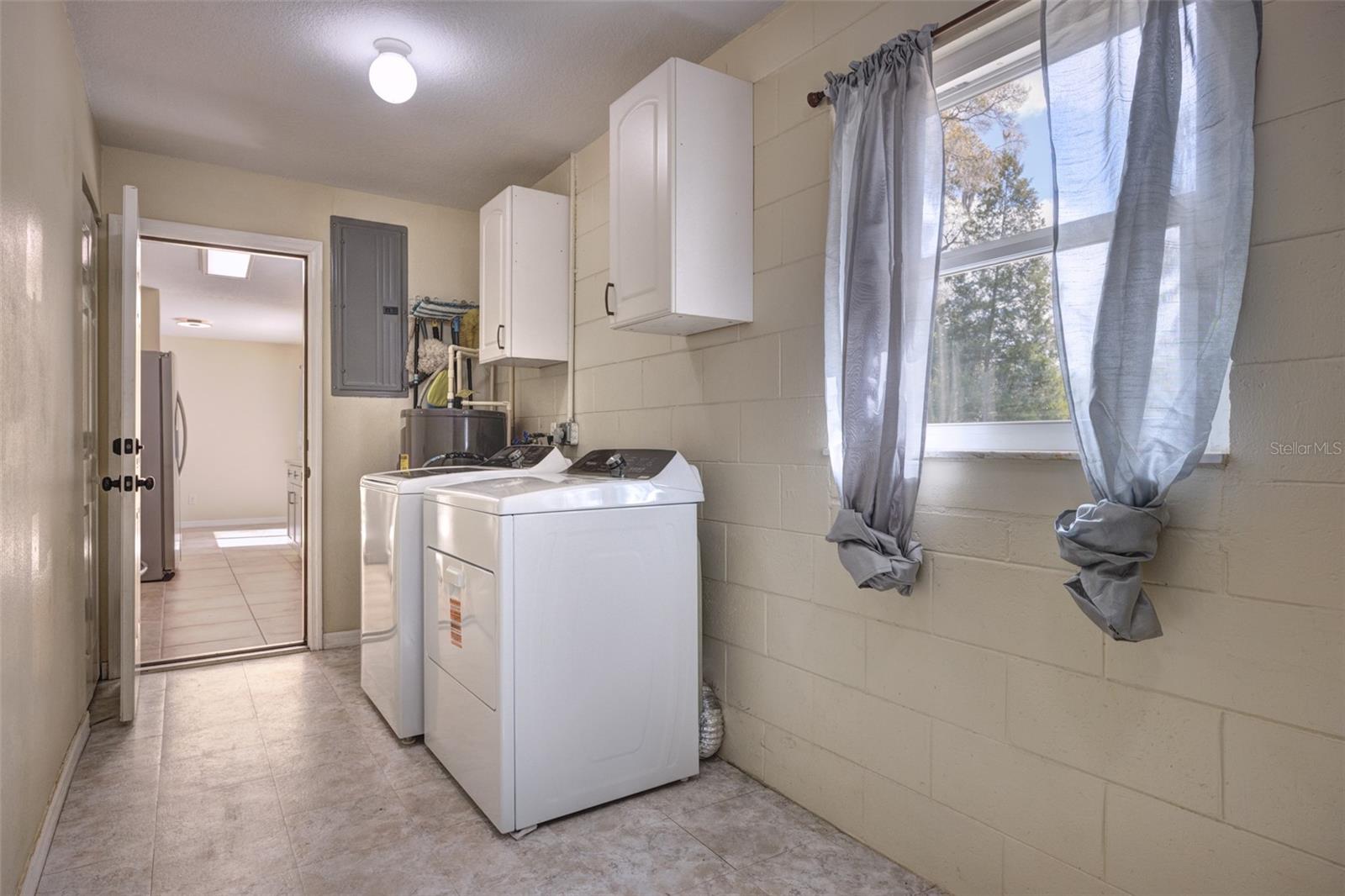 Image 28 of 33 For 846 Tangelo Avenue