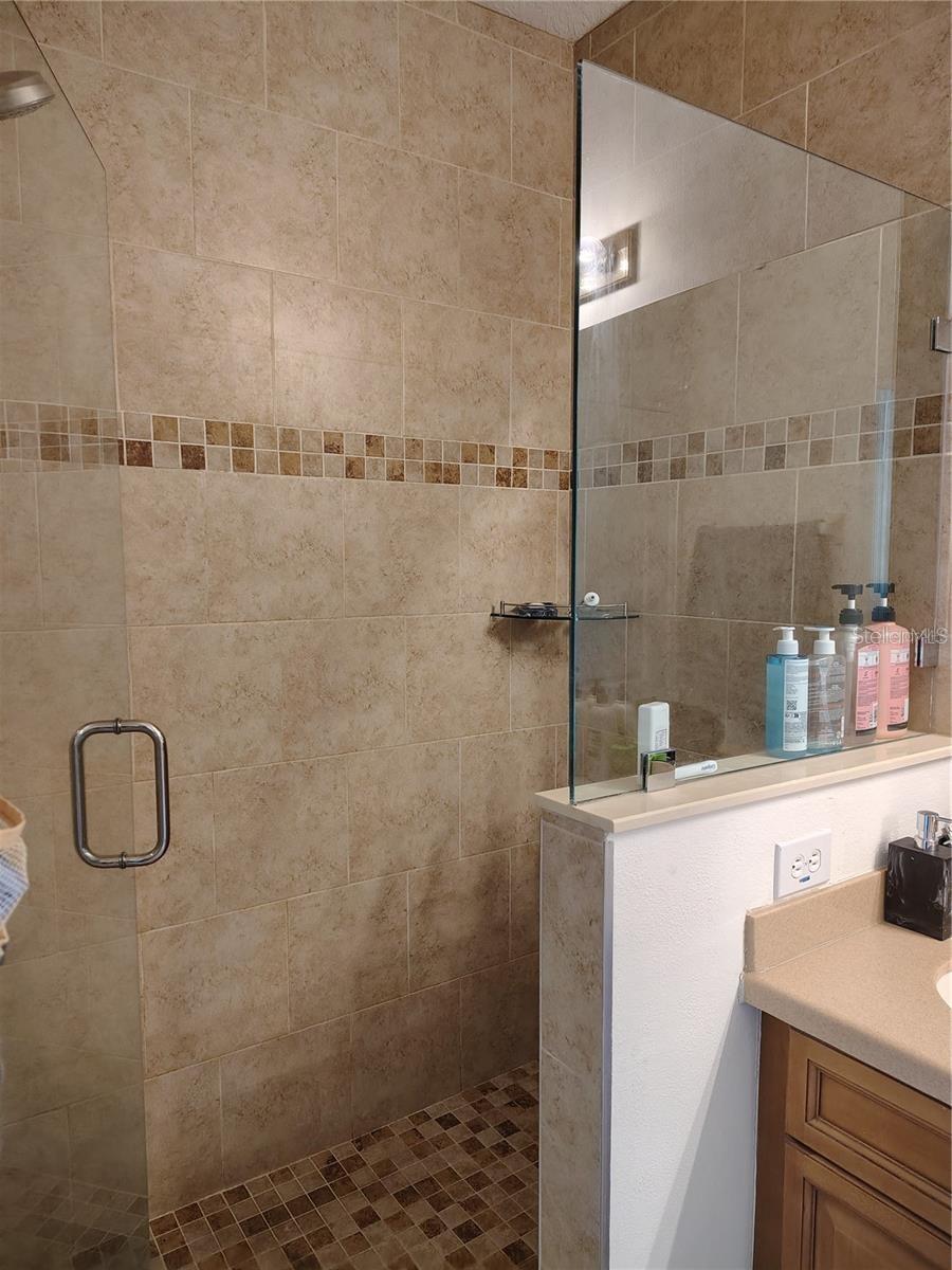 Image 16 of 36 For 6043 Strada Isle Way