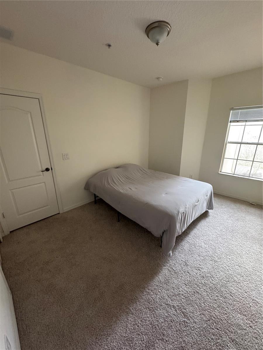 Image 29 of 36 For 6043 Strada Isle Way