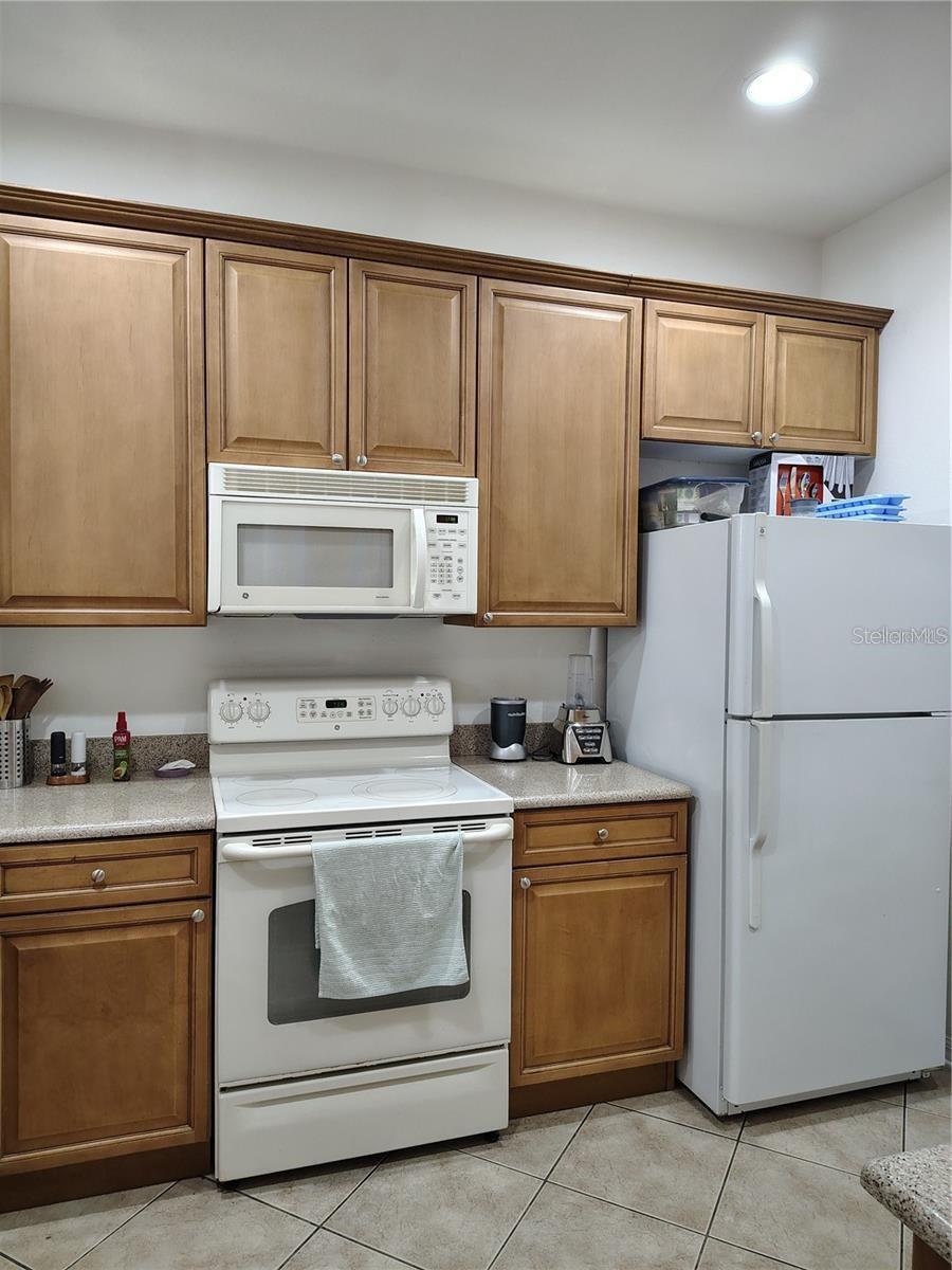 Image 6 of 36 For 6043 Strada Isle Way