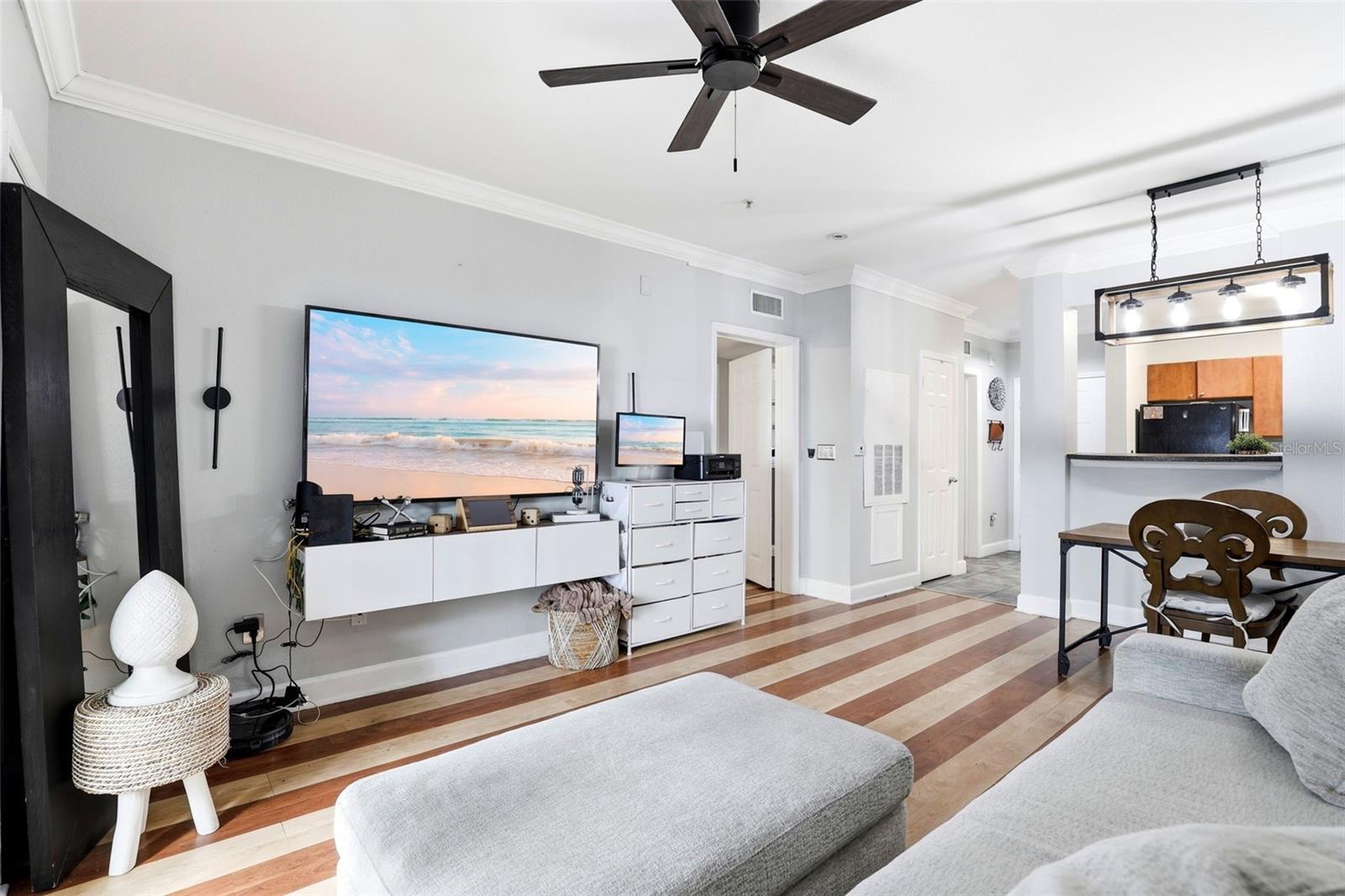 Image 15 of 29 For 300 South Street 2006