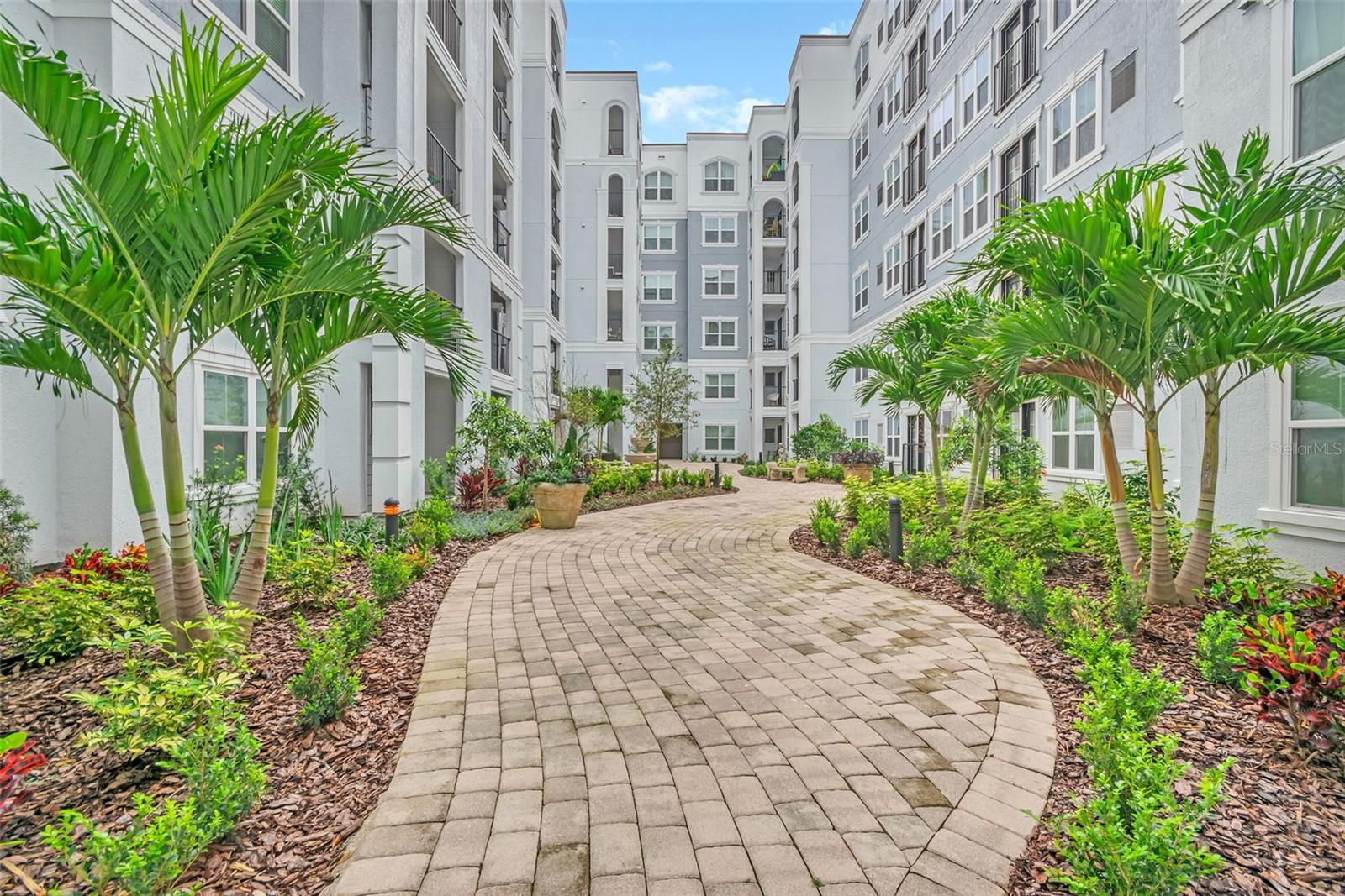 Image 25 of 29 For 300 South Street 2006