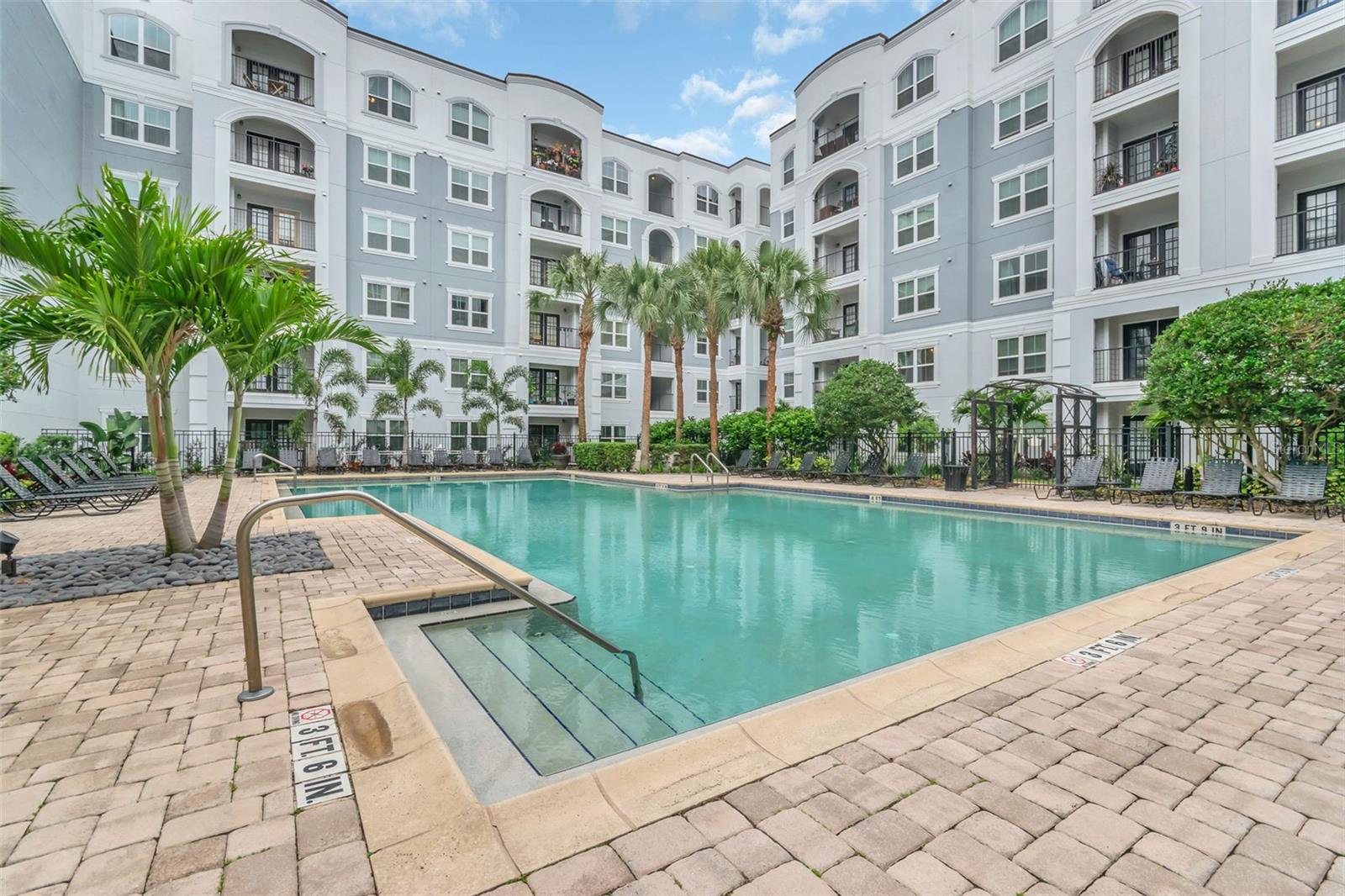 Image 26 of 29 For 300 South Street 2006