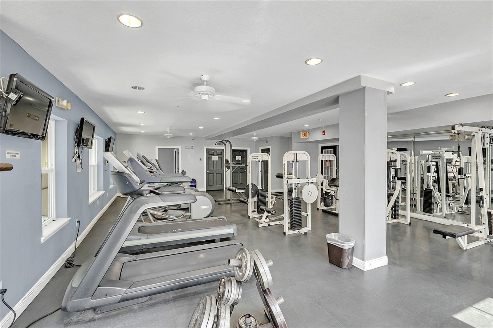 Image 28 of 29 For 300 South Street 2006