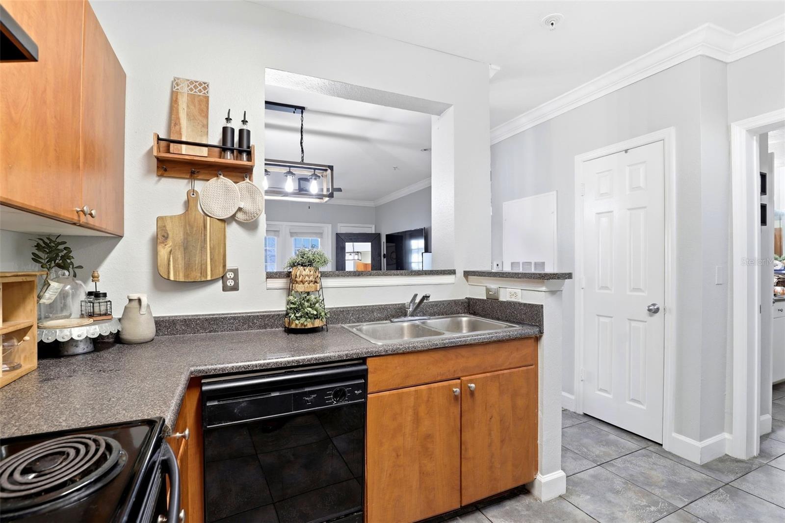 Image 9 of 29 For 300 South Street 2006