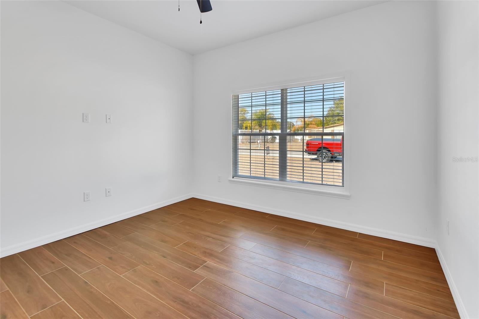 Image 14 of 26 For 178 Dover Lane