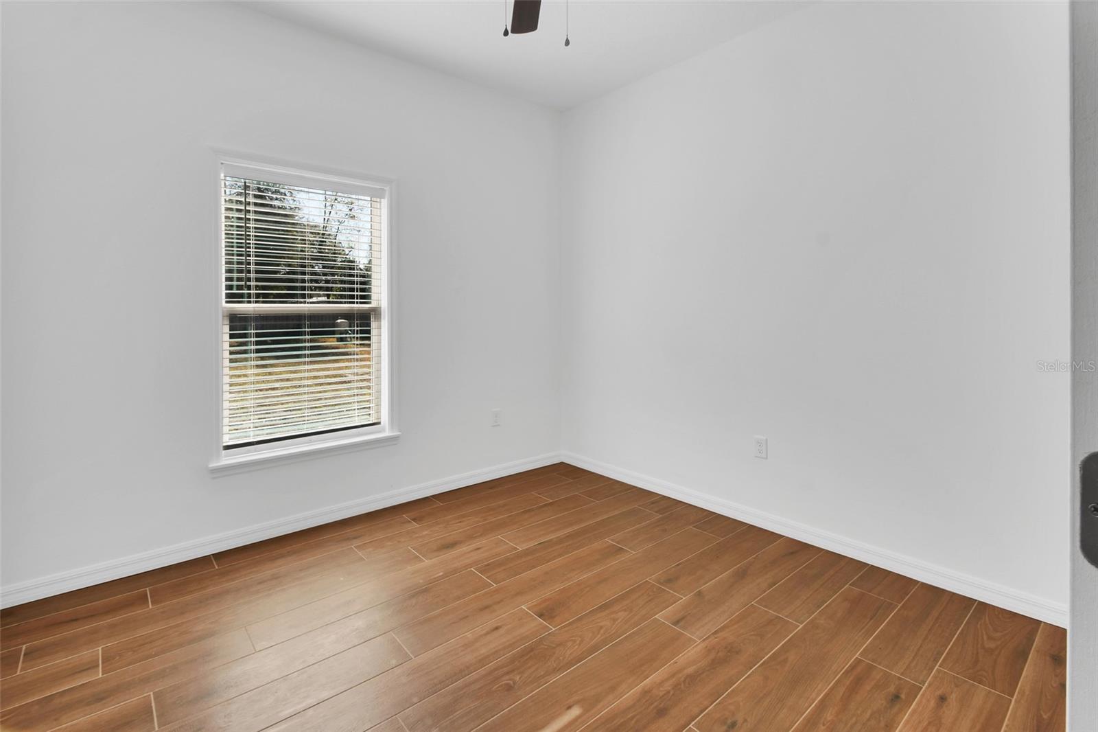 Image 21 of 26 For 178 Dover Lane