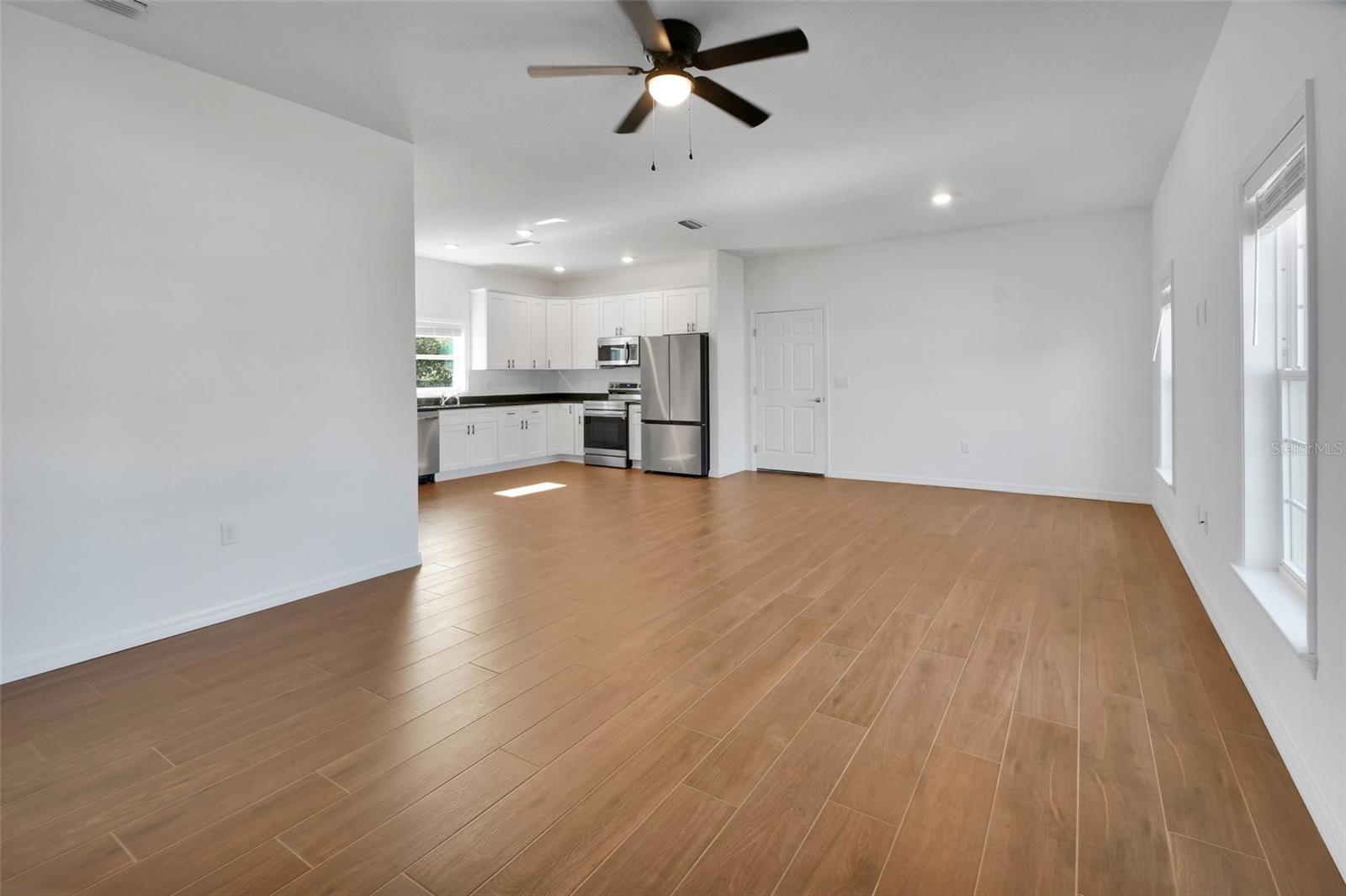 Image 8 of 26 For 178 Dover Lane