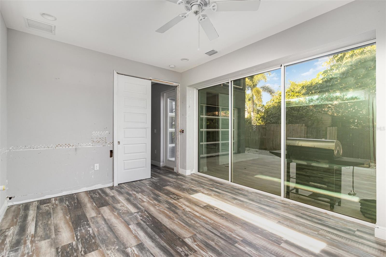 Image 12 of 33 For 2203 Bignonia Street